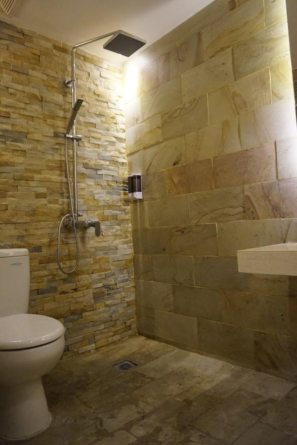 Cosmy Orchard Apartment Surabaya Exterior foto